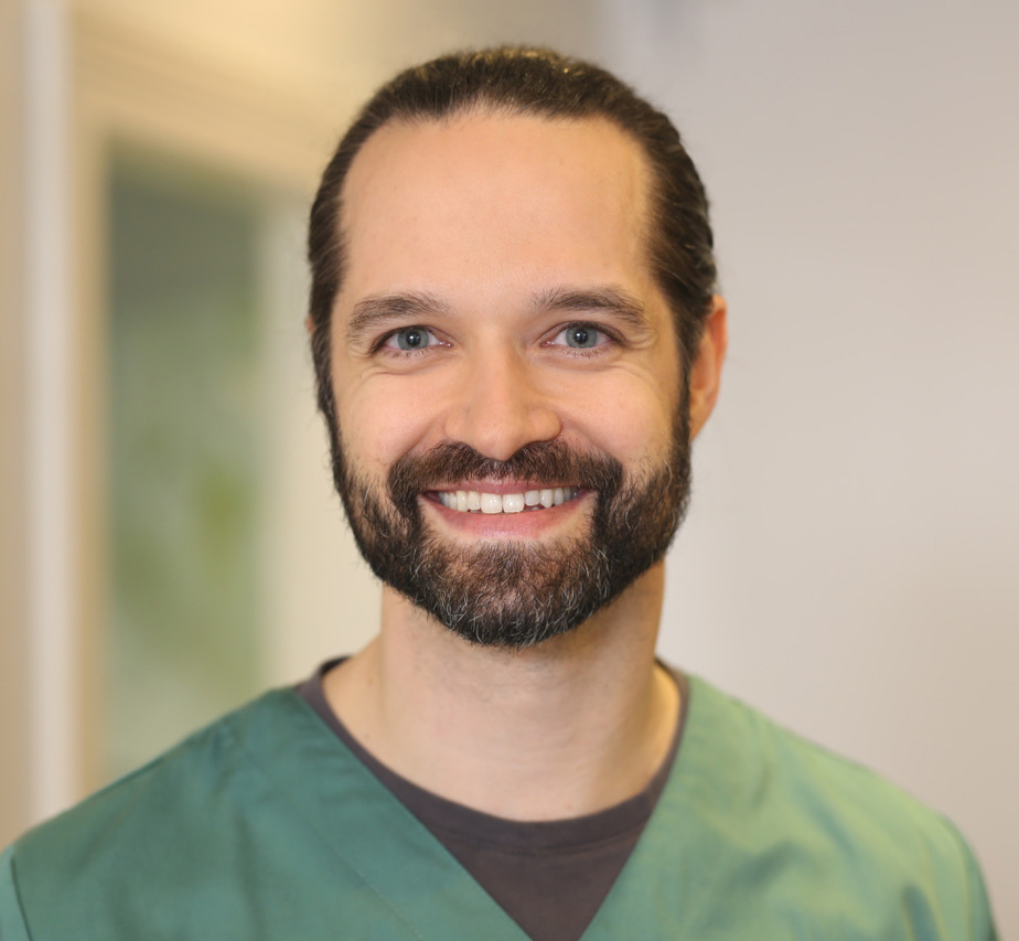 Dr. med. dent. Andreas Simka M. Sc. – Zahnarzt, Endodontie, Parodontologie, Implantologie